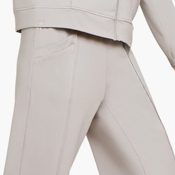 NEW Barefoot Dreams Malibu Collection Butterchic Pintuck Lounge Pants in Nickel - Picture 6 of 8